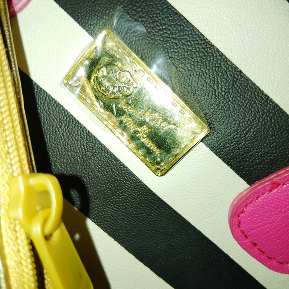 Super cute Betsey Johnson polka dot striped crossbody purse with embellishments - Picture 4 of 14